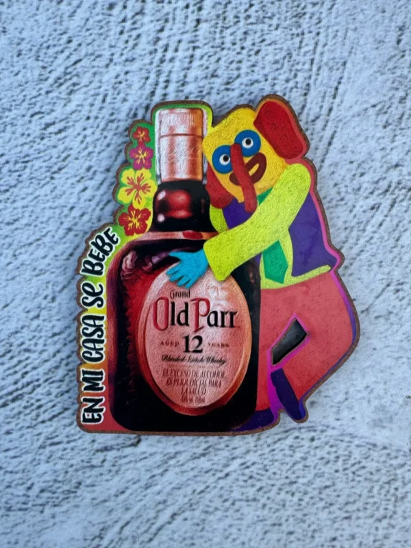 Imán con diseño de botellas y Marimonda – Souvenir colombiano