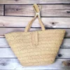 Bolso artesanal con diseño en palma de iraca hecho a mano por artesanas colombianas