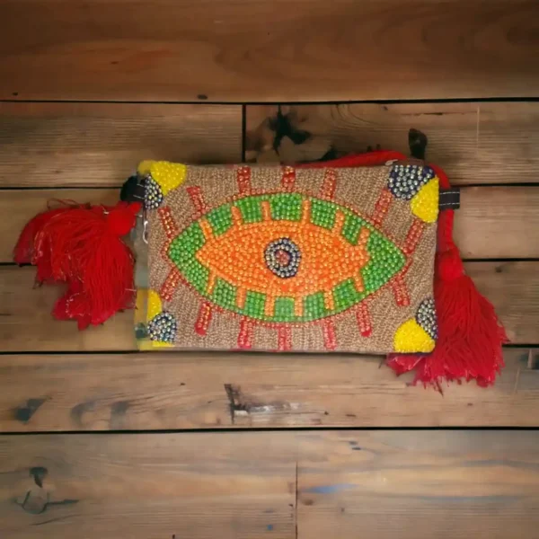 Sobre Wayuu artesanal tejido a mano por indígenas de La Guajira, decorado con piedras de colores
