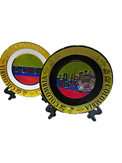 Plato decorativo redondo de Colombia con bandera y diseño de chiva artesanal
