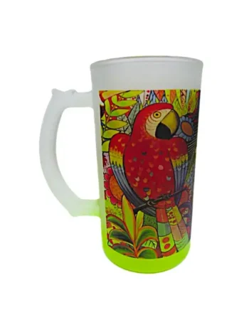 Set de tres vasos cerveceros artesanales con diseños culturales colombianos: guacamaya, arte Wayuu y niño indígena.